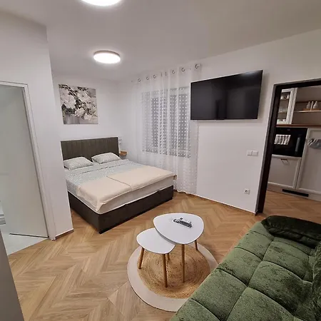 Oasis House Апартаменты *