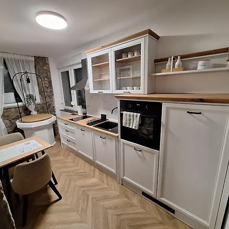 Oasis House Корнич